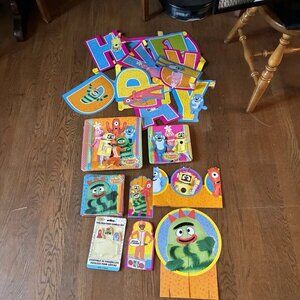 RARE HTF Yo Gabba Gabba! Birthday Party Supply & Decor Bundle